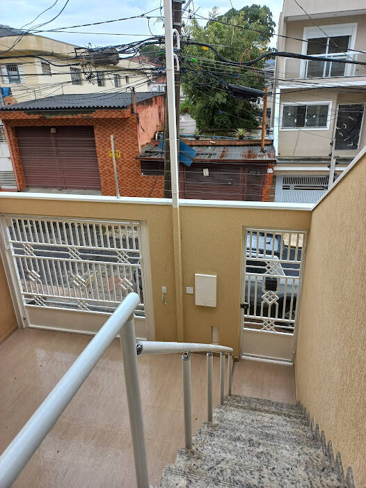 Sobrado à venda com 3 quartos, 175m² - Foto 2